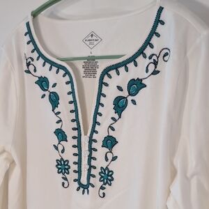 St. John's Bay | NWT Ivory With Teal Embroidery 3/4 Sleeve Top Size L